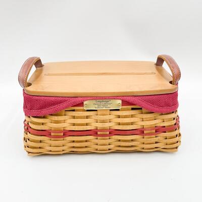 LONGABERGER 2002 CHRISTMAS COLLECTION â€œTRADITIONSâ€ BASKET W/LID