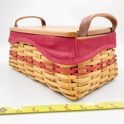 LONGABERGER 2002 CHRISTMAS COLLECTION â€œTRADITIONSâ€ BASKET W/LID