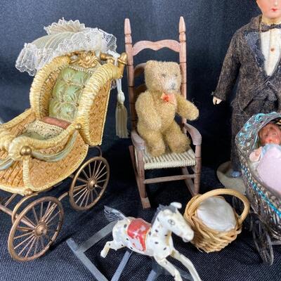 Mixed Lot of Dollhouse Miniatures