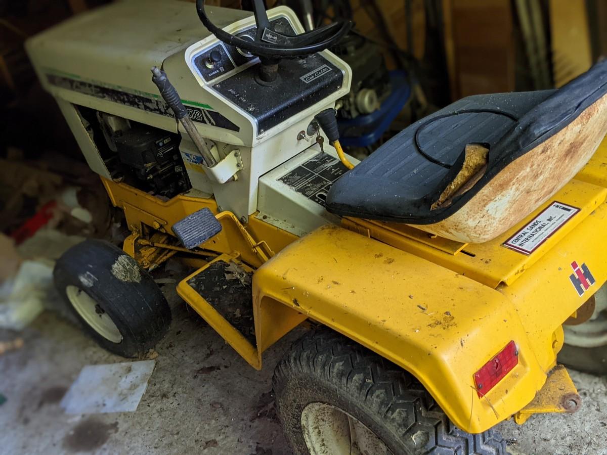 Cub Cadet 108 lawn tractor A work Horse!