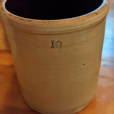 Rare 10 gal Red Wing crock, no cracks or chips, what?!