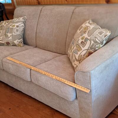 Fantastic condition Flexsteel Hide a bed
