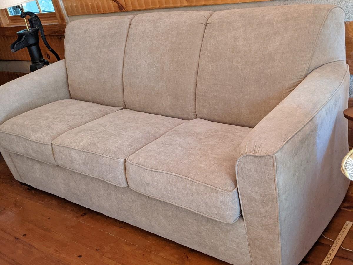 Fantastic condition Flexsteel Hide a bed