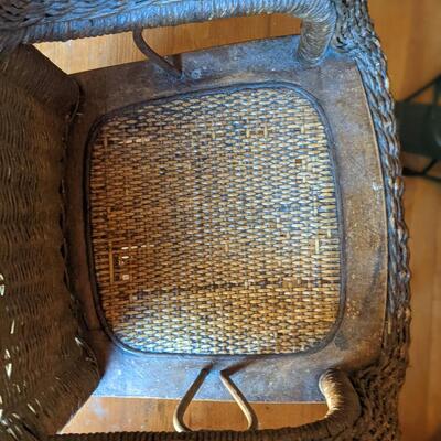 Adorable childs wicker rocker in fantastic shape!