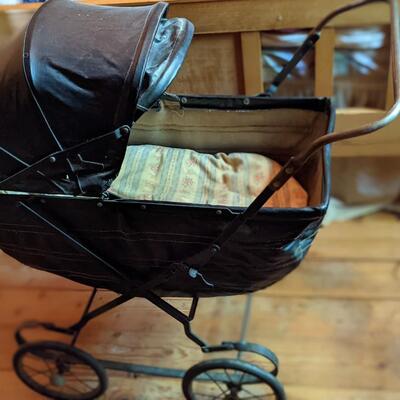 Pram in excellent shape, leather