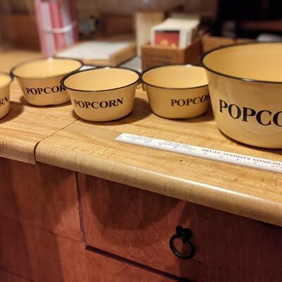 Set of enameled popcorn bowls