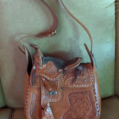New saddle purse, completely reasonable