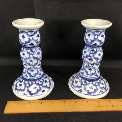 Set of 2 White & Blue Floral Candleholders 