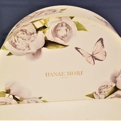 Lot #176  Hanae Mori Perfume and Body Cream Set - New in box