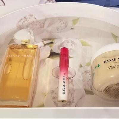 Lot #176  Hanae Mori Perfume and Body Cream Set - New in box