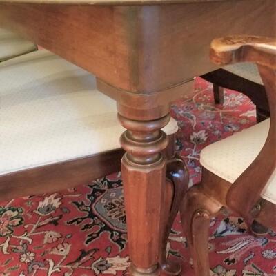 Lot #179  Dining Room Table w/8 Chairs - classic design