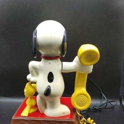 #152 Vintage SNOOPY & WOODSTOCK 1966 PHONE - PUSH BUTTON 