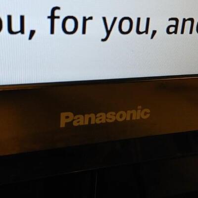 #155 Very Nice Panasonic Flat Screen TV