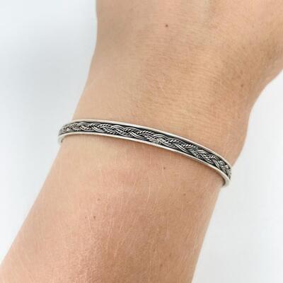 STERLING SILVER BRAIDED DESIGN BANGLE