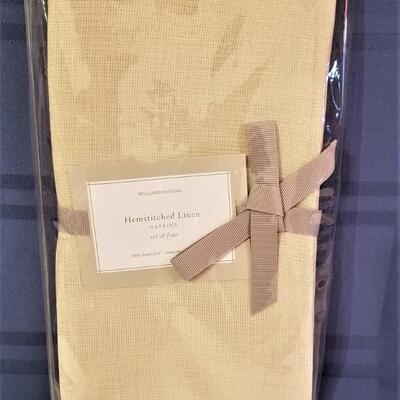 Lot #204  Williams-Sonoma Linen Napkins - new in package
