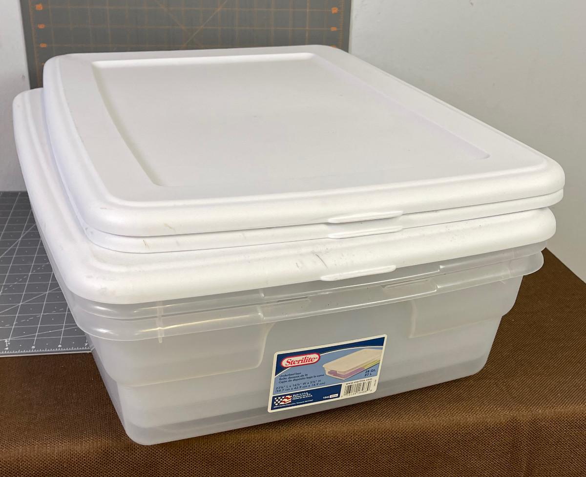 107 (3) Sterilite Under Bed Totes