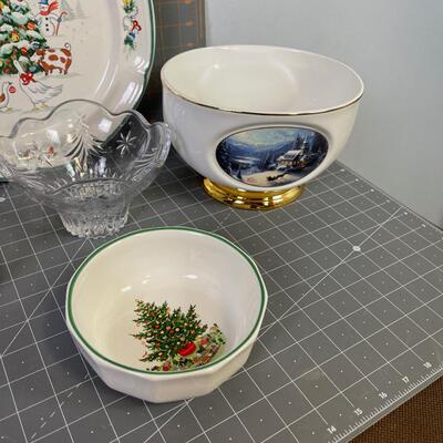 #154 Christmas Serving Dishes