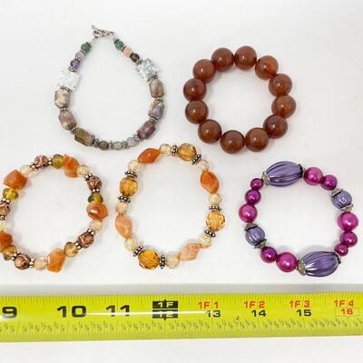 ASSORTED BEADED BRACELET BUNDLE