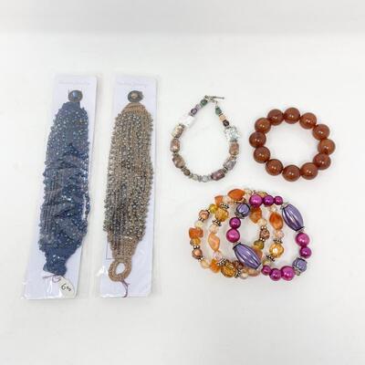 ASSORTED BEADED BRACELET BUNDLE