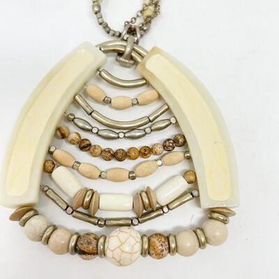 CHICOâ€™S BEADED FAUX IVORY NECKLACE 