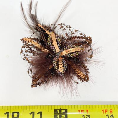 BROWN SEQUIN FEATHER PIN/BROOCH