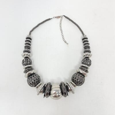 BLACK AND SILVER BEADED NECKLACE