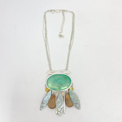 CHICOâ€™S SILVER TONED & MOTHER OF PEARL PENDANT NECKLACE
