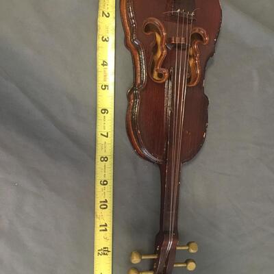 Violin. Miniature 