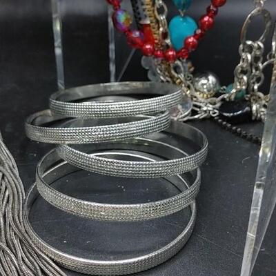 #162 Beautiful Large Lot of Costume Jewelry