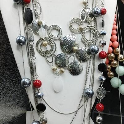 #162 Beautiful Large Lot of Costume Jewelry
