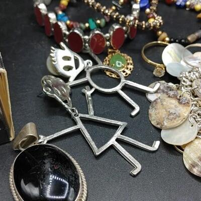 #162 Beautiful Large Lot of Costume Jewelry