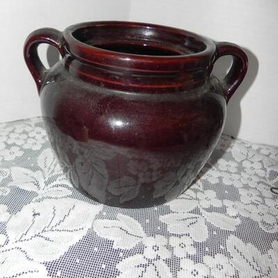 USA COLLECTIBLE POTTERY AND RUSTIC METAL CHIME