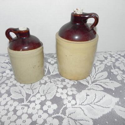 USA COLLECTIBLE POTTERY AND RUSTIC METAL CHIME