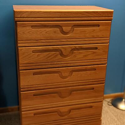 Handy dresser