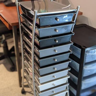 Sturdy rack of drawers