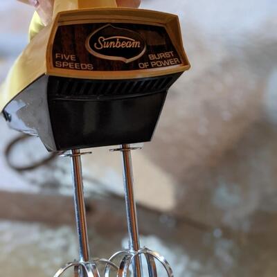 Sunbeam hand mixer, amazing shape