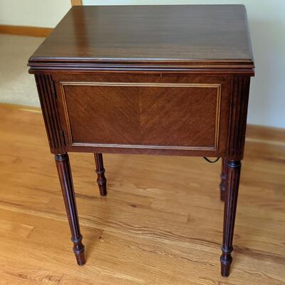 New Home Light Running Sewing Machine, the entire unit is in incredible shape