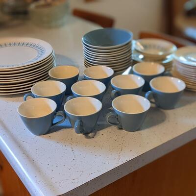 Cute Blue and White dish set