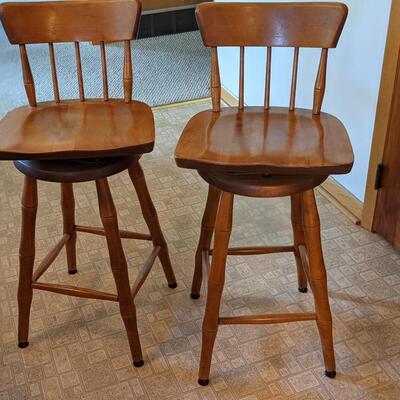 2 Sold Maple bar stools, Exc Condition