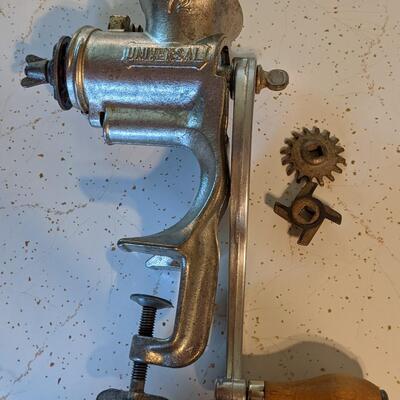 Vintage meat grinder, great shape