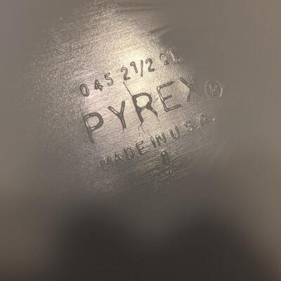 Perfect shape Christmas Pyrex