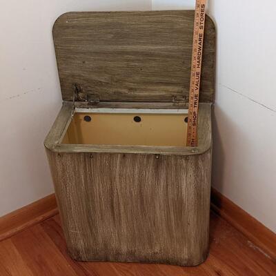 Vintage hamper, cute size