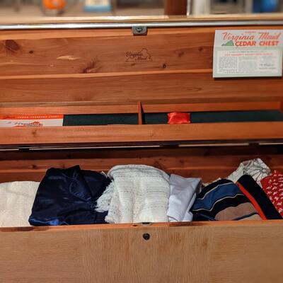 Vintage blond cedar chest, super nice condition