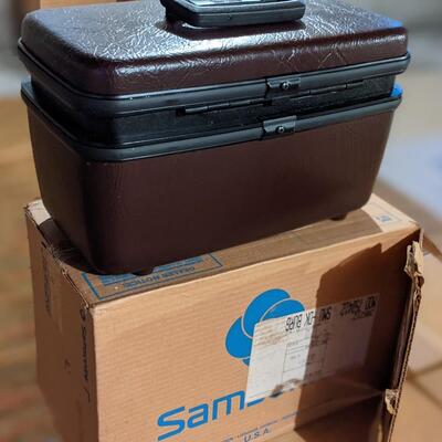 Exc Condition Vintage Samsonite cosmetic suitcase