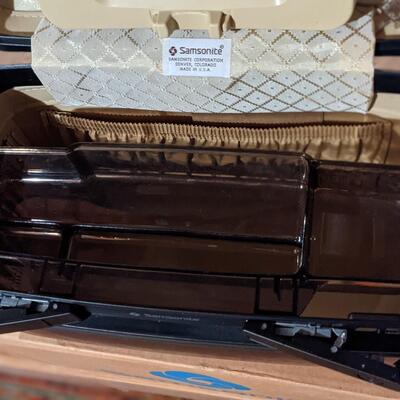 Exc Condition Vintage Samsonite cosmetic suitcase
