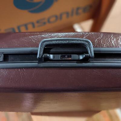 Exc Condition Vintage Samsonite medium suitcase