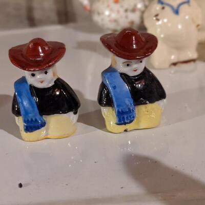 Vintage Cute salt and pepper shakers