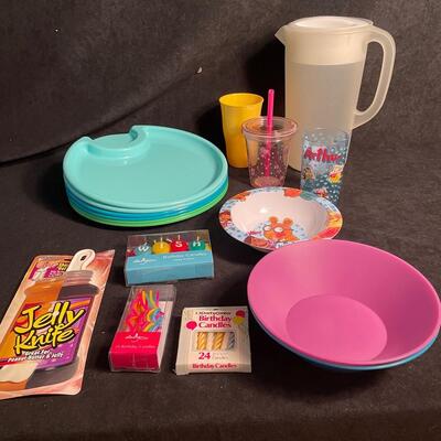 Lot 29  Assorted Kid-Friendly Plastic Dishes  