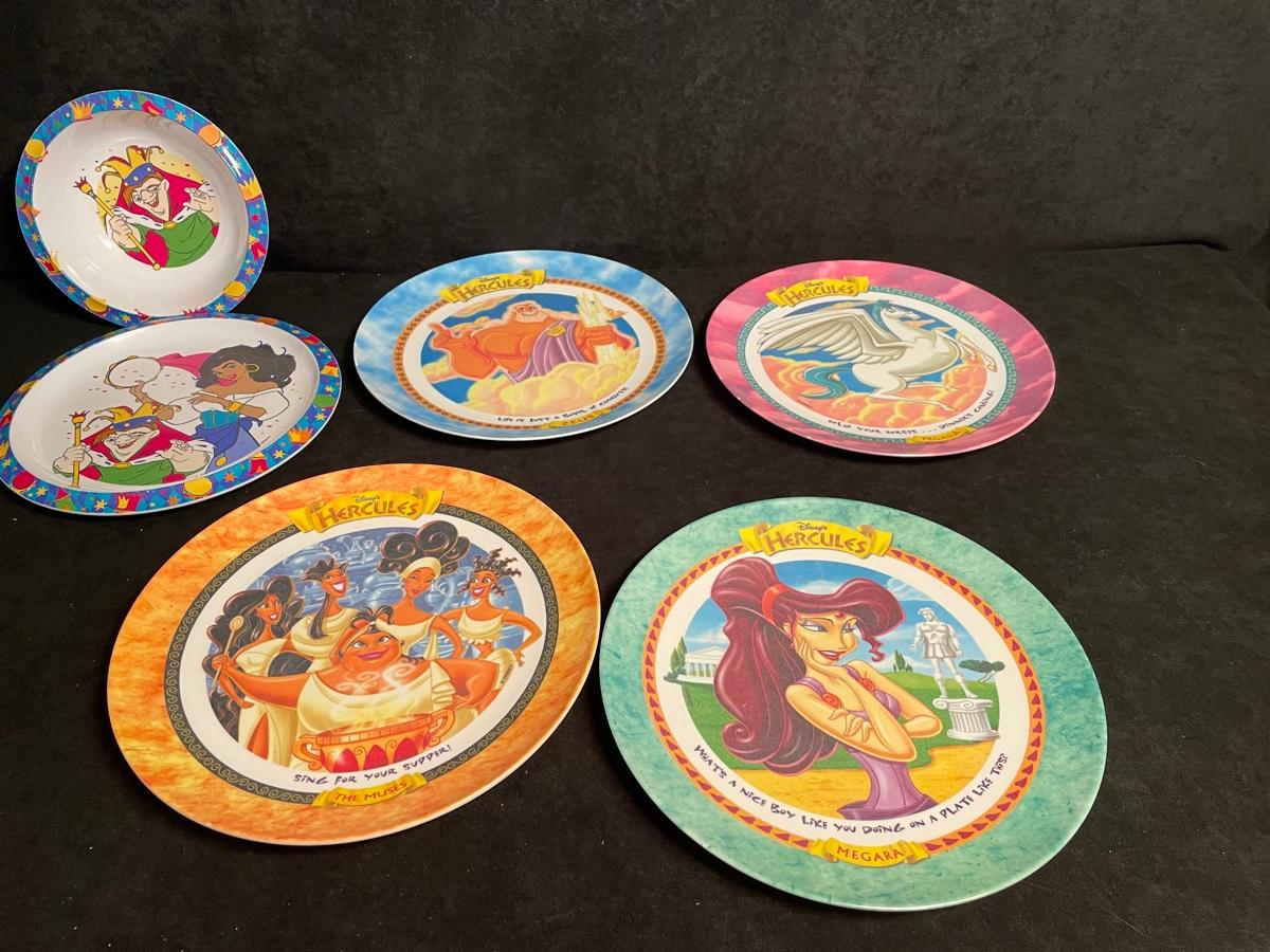 Lot 30 Collection of Disney Plates