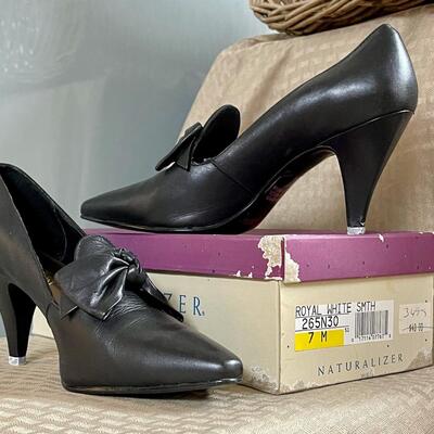Retro Vintage Black Leather Pumps from Rushhour Express 7.5
